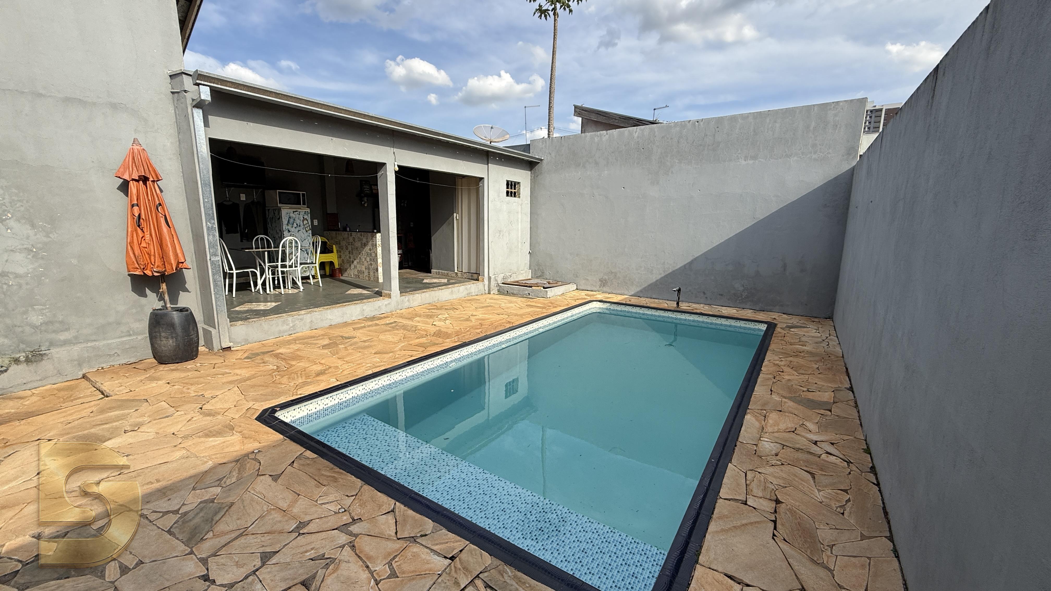 VENDO CASA GEISEL